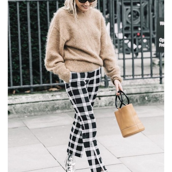 Meet your Posher, Lexi - Picture 1 of 1